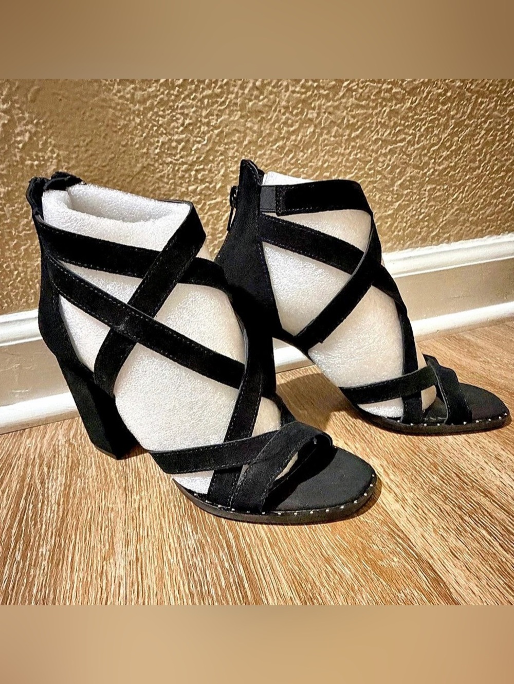 Chinese Laundry Shawnee Black Strappy Heels US 7.5 NWT